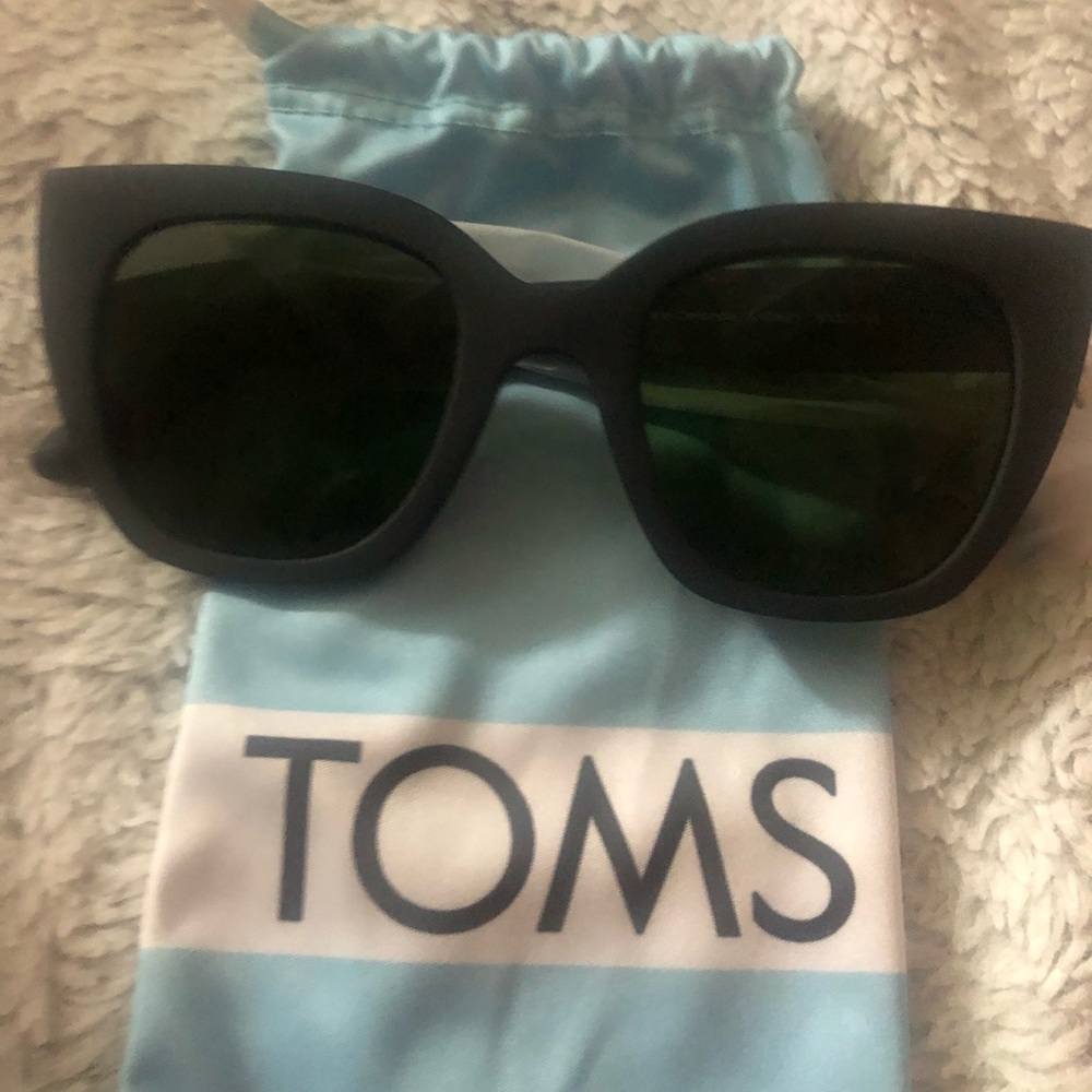 Brand new Toms Sydney Sunglasses